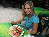 Herečka Klára Apolenářová si ráda dopřává vydatný oběd