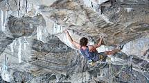 Lezec Adam Ondra.