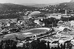 STOČTYŘICETILETÁ HISTORIE. Brněnský velodrom ve své historii několikrát změnil svou tvář. V posledních desetiletích kromě sportovcům slouží také jako otevřená aréna pro pořádání hudebních koncertů a podobných akcí.