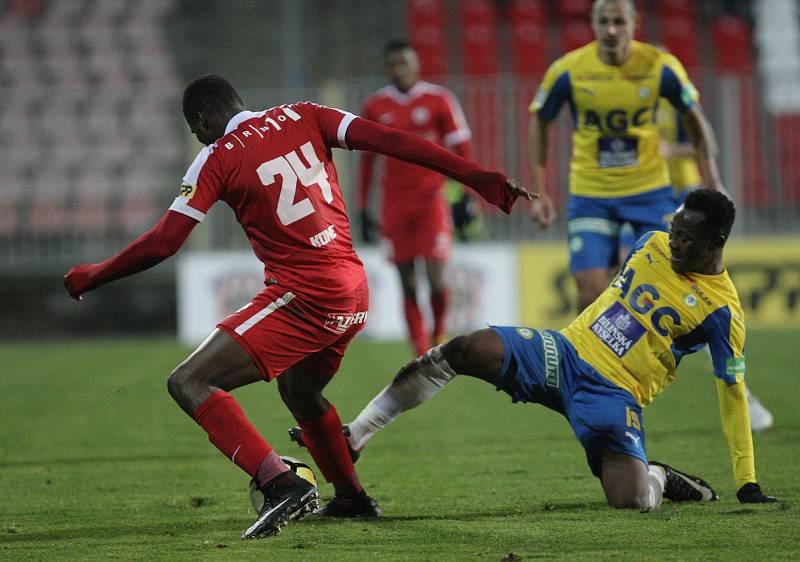 Fotbalisté brněnské Zbrojovky ve čtrnáctém kole domácí nejvyšší soutěže porazili brankou Michala Škody Teplice 1:0.