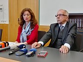 Ombudsman Stanislav Křeček a jeho zástupkyně Monika Šimůnková.