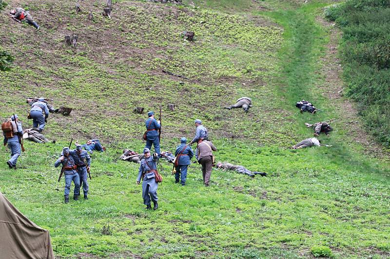 Na hradě Veveří si v sobotu připomněli padlé za světové války. Přítomní zhlédli i bitvu nazvanou Srbsko 1914.