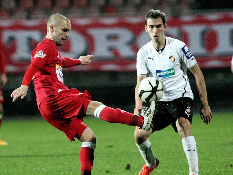 Zbrojovka Brno (v červeném) versus Plzeň. 