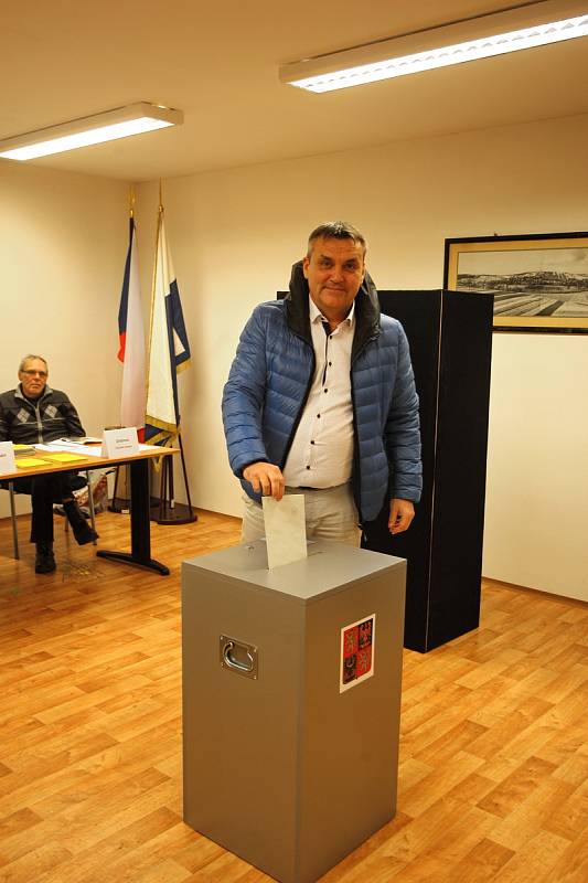 Petr Vokřál volil při prezidentských volbách v Kníničkách.