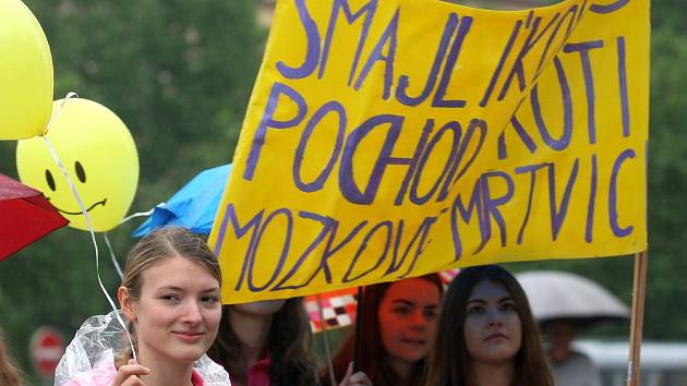 Od Fakultní nemocnice u sv. Anny v Brně prošel městem Smajlíkový pochod proti mozkové mrtvici.
