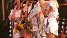 Skladby skupiny ABBA ve čtvrtek na brněnském Výstavišti zazpívala skupina Waterloo.