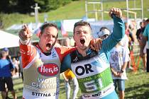 Jan Němec (vlevo) a Jan Borák se radují z úspěchu na domácím mistrovství světa.