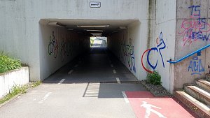 Podjezd pod Heršpickou ulicí v brněnských Štýřicích, 27. července 2021.
