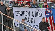 Před začátkem zápasu Zbrojovky se Zlínem uctila zaplněná Srbská minutou ticha památku ve středu zesnulého bývalého vynikajícího brněnského fotbalisty Romana Kuklety. 