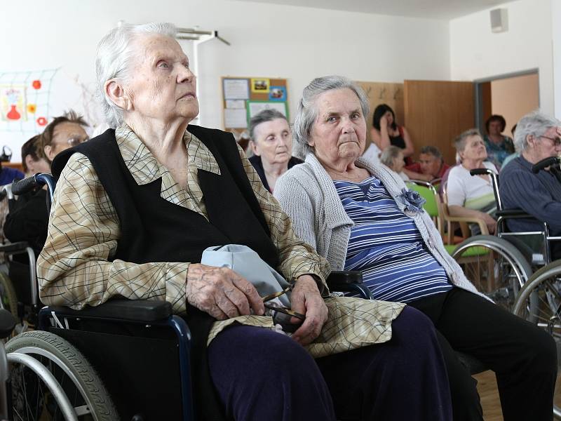 Česká obchodní inspekce pořádala v domově důchodců v Modřicích na Brněnsku přednášku o předváděcích akcích.