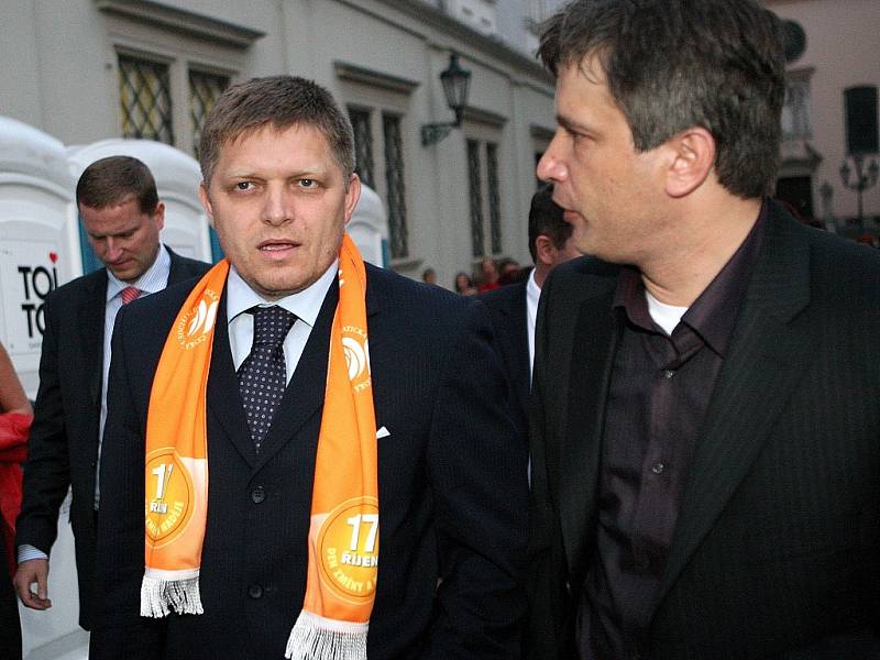 Start volební kampaně ČSSD přijel podpořit slovenský premiér Robert Fico, s ním na snímku Roman Onderka