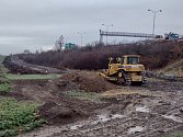 Přípravné práce na rozšiřování dálnice D1 u Brna na šestipruh.