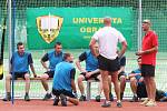 Opravený atletický stadion mají od středy k dispozici vojáci Univerzity obrany v kasárnách Jana Babáka.