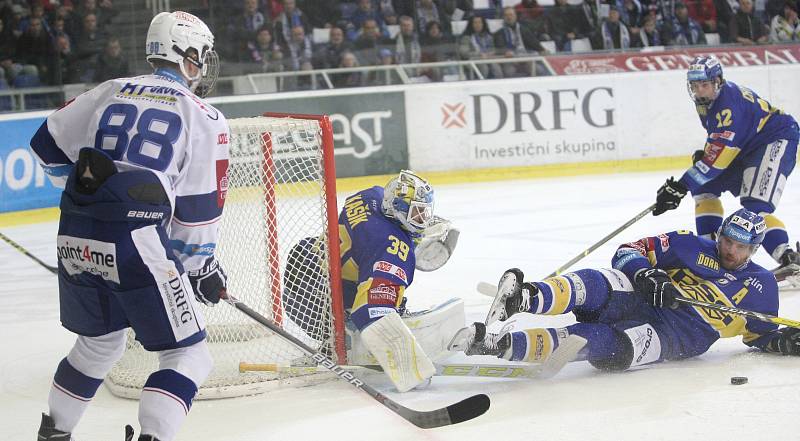 Druhé derby, druhá výhra. Hokejisté brněnské Komety navázali na vítězství v moravském derby 5:3 proti Zlínu z prvního kola. V pátek ve čtrnáctém kole zvítězili doma 4:2.