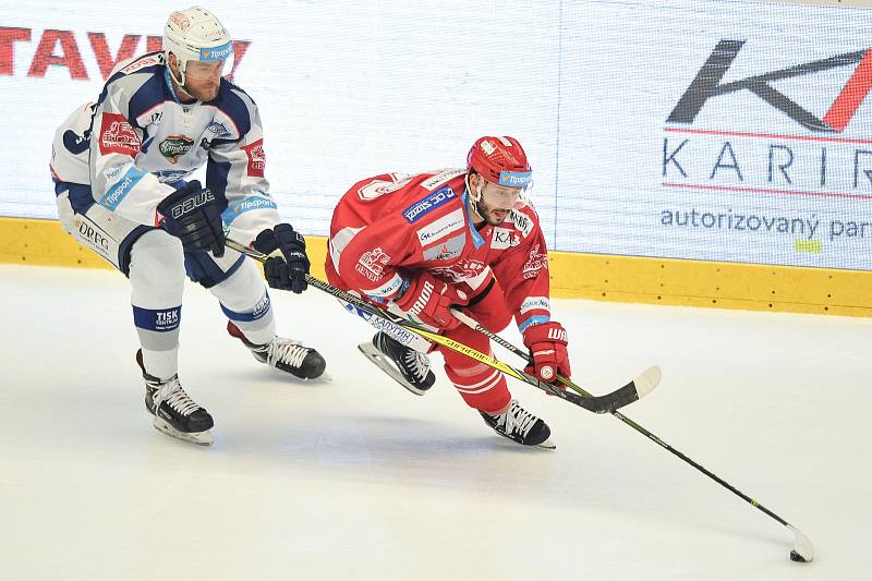 Utkání 40. kola hokejové extraligy: HC Oceláři Třinec vs. HC Kometa Brno, 14. ledna 2018 v Třinci. (zleva) Dočekal Martin a Hrna Erik.