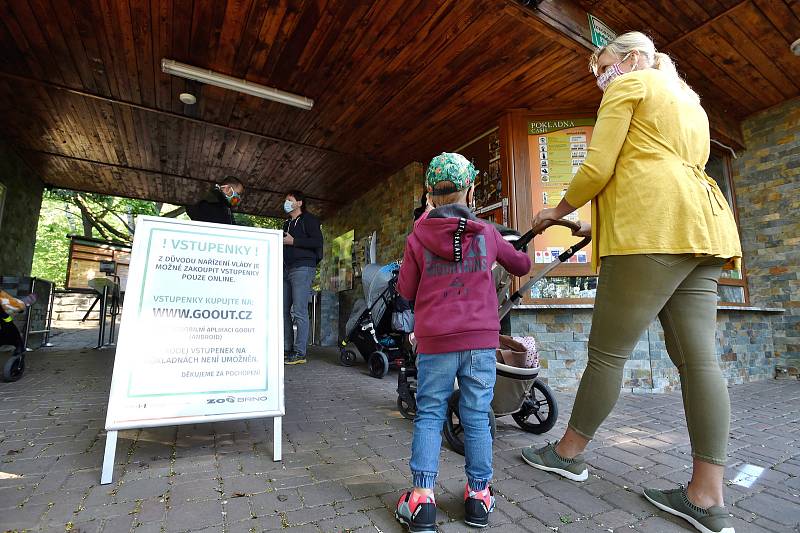 Otevření zoologické zahrady a obchodů v Brně.