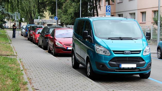 O oblast Dřevařská, Staňkova a Botanická se v pondělí rozšířilo rezidentní parkování v Brně.