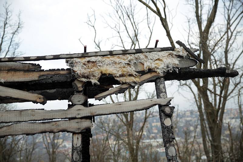 Demolice vily zkrachovalého podnikatele Rudolfa Hošny nad Pisáreckými tunely v Brně.