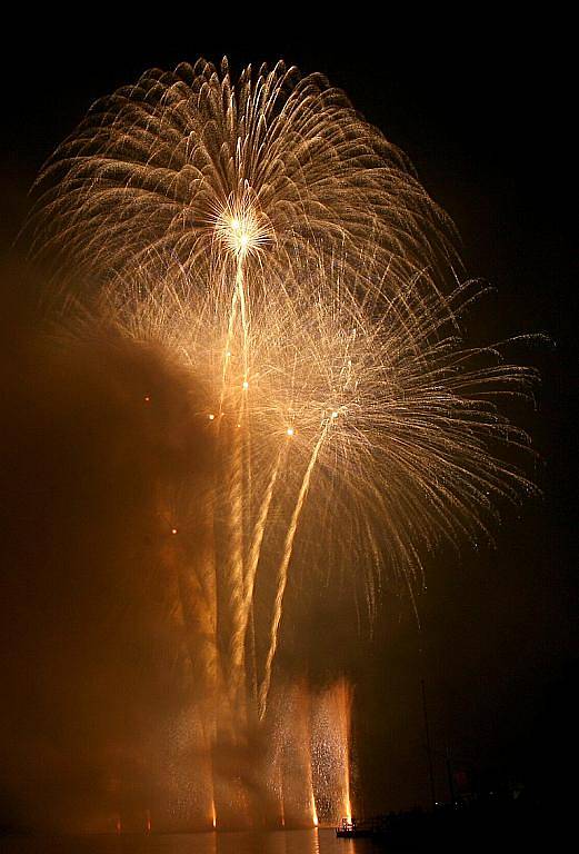 Lucemburský ohňostroj skupiny Fire event les pyrotechnicies nazvaný Lucembursko přichází do Brna.