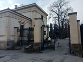 Hlavní vstup na Ústřední hřbitov v Brně.