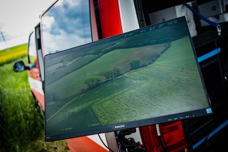 U rozsáhlých požárů lesních porostů i v nepřístupném terénu pomůže jihomoravským hasičům nový dron.