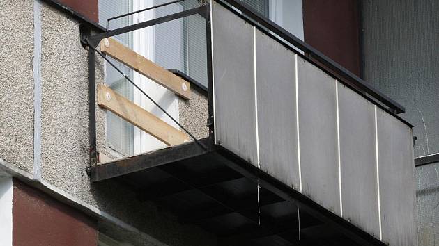 Oprava balkónů v Milénově ulici v brněnské Lesné.