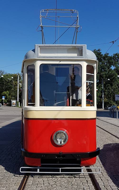 Brno 15.8.2019 - dopravní podnik představil nově zrekonstruovanou hostorickou tramvaj 4MT