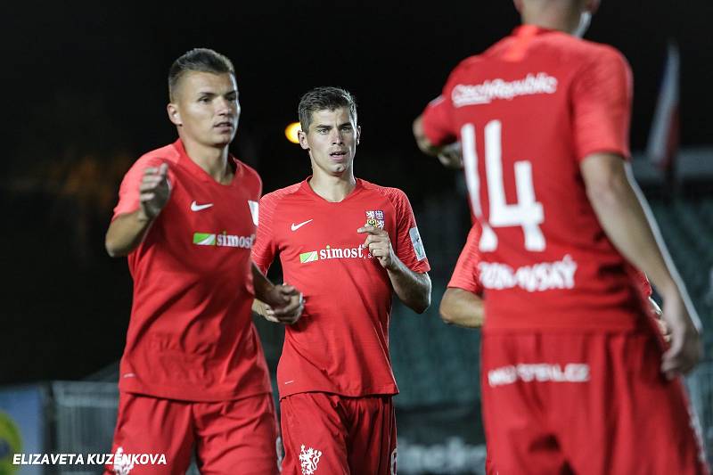 Ondřej Paděra, František Hakl a Bohumír Doubravský slaví druhý triumf na mistrovství světa v malém fotbale.