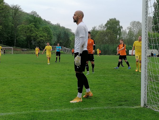 Fotbalisté Svratky Brno přehráli na domácím hřišti Ivančice 4:1.