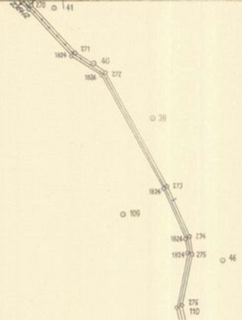 Obr. 9: a) Mapa z roku 1965 s úsekem obecní hranice Lelekovice – Vranov u Jelínka. b) Zakreslené hraničníky na podkladu mapy z roku 1913 u dnešní silnice II/379 [zdroj: mza.cz].
