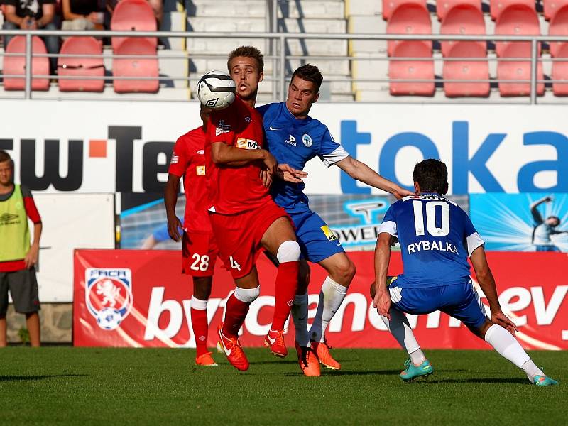 Brněnští fotbalisté v pátém kole nejvyšší české soutěži podlehli na domácím hřišti Liberci 0:1. Jediný gól vstřelil z přímého kopu Sergej Rybalka.