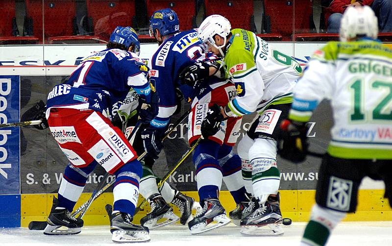 Kometa Brno padla na ledě Karlových Varů 3:5 a klesá tabulkou.