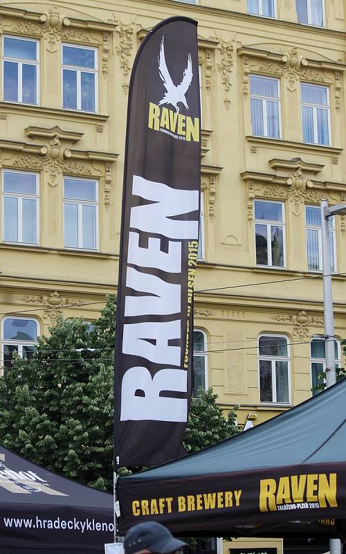 Náměstí Svobody v Brně zaplnili v sobotu odpoledne milovníci piva. Konal se tam Pivní festival Brno.