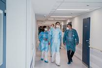 Novou jednotku pro pacienty, kteří mají výrazně sníženou obranyschopnost vůči infekčním onemocněním, otevřeli v pondělí ve Fakultní nemocnici Brno.