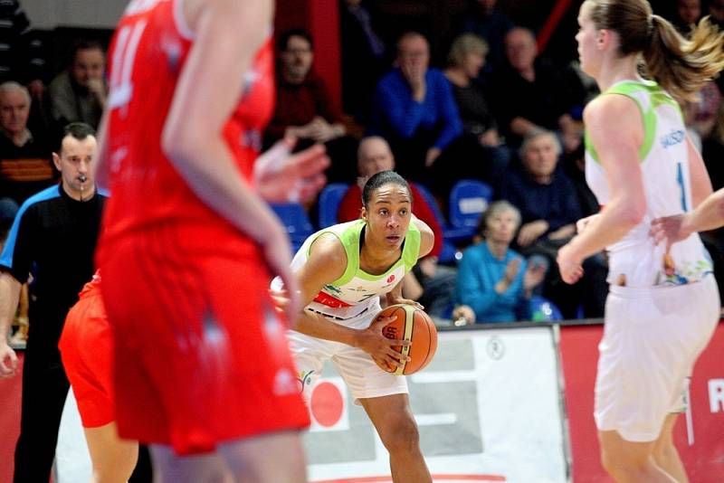 Brněnské basketbalistky ve středu prohrály s Rivasem Madrid 68:89 a do play off nepostoupí.