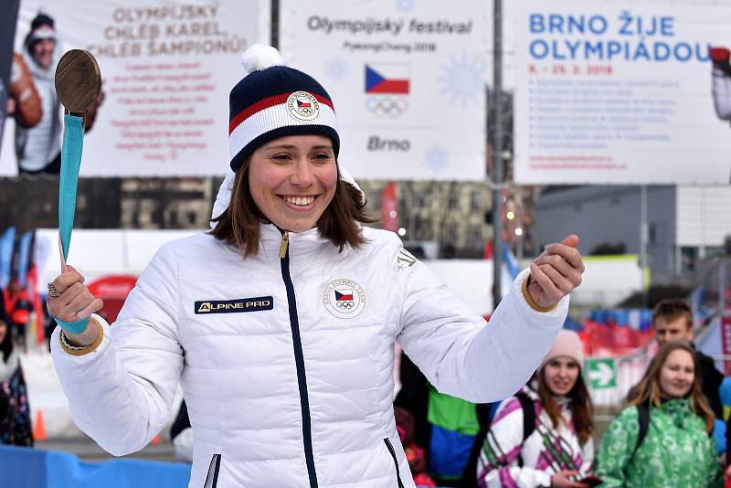 Olympijský festival v areálu brněnského výstaviště - bronzová medailistka Eva Samková.