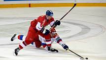 Carlson Hockey Games v brněnské DRFG aréně mezi Českem v červeném a Ruskem.