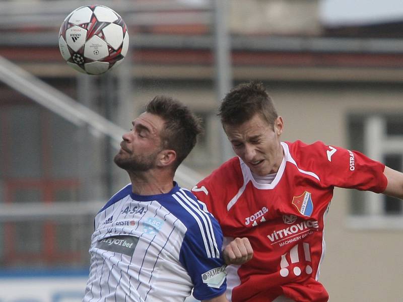 Fotbalisté Baníku Ostrava po trenérské výměně nečekaně ožili a ve 25. kola první ligy zvítězili v Brně nad Znojmem vysoko 4:0