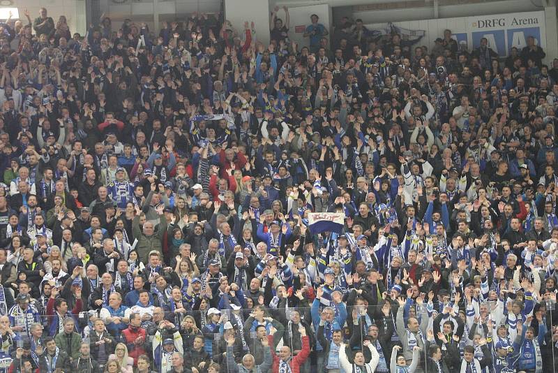 Hokejisté brněnské Komety vyřadili ve čtvrtfinále play-off extraligy rivala pražskou Spartu v pouhých čtyřech zápasech. Triumf 4:0 na zápasy dovršili Brňané v domácím prostředí po výhře 4:1.