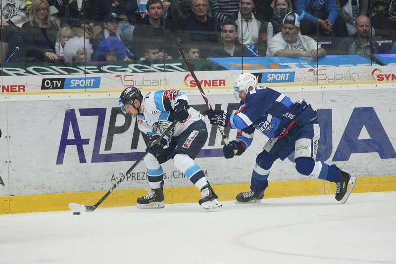 Semifinále hokejové extraligy mezi HC Bílí Tygři Liberec a HC Kometa Brno.