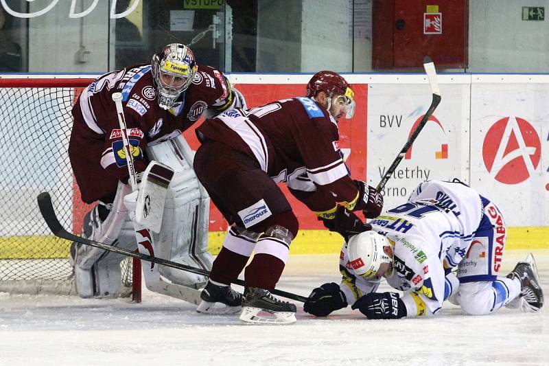 Hokejisté Komety zvládli třetí semifinále a v prodloužení porazili Spartu 3:2.