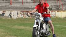 Brněnský fotbalový stadion za Lužánkami už 11. června zaplní stovky nablýskaných motorek a desítky starých automobilů. Na setkání historických vozidel nazvané Retrotéka Brno zve už nyní i bývalý brněnský fotbalista Petr Švancara.