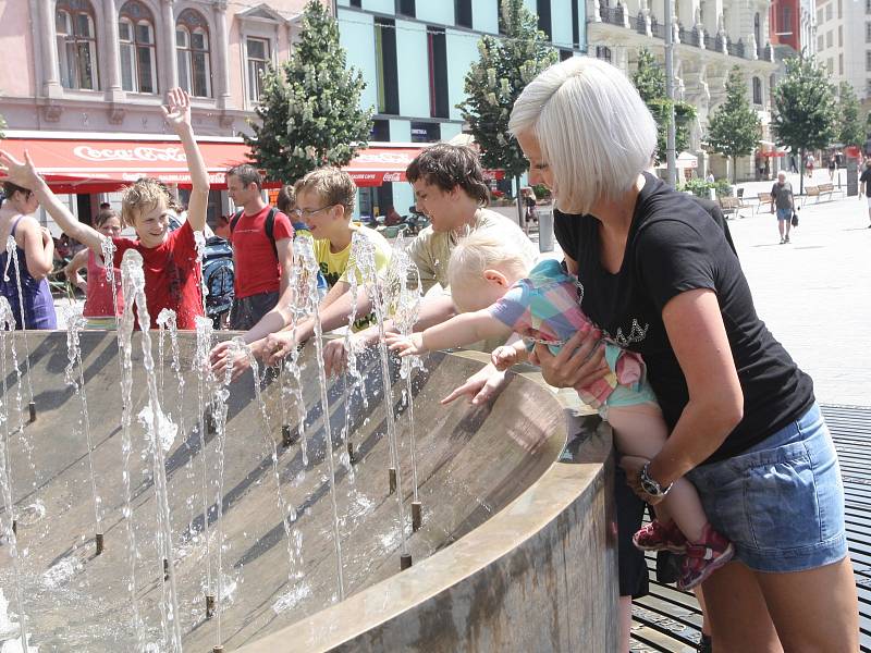 Ve čtvrtek otevře na náměstí Svobody v Brně plážový bar. 