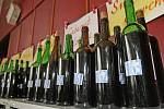 Vína všech barev i chutí zaplnila v neděli po desáté dopoledne orlovnu v Hlaváčově ulici v brněnských Obřanech. Koná se tam totiž už jedenadvacátý ročník tradiční Výstavy vín. 