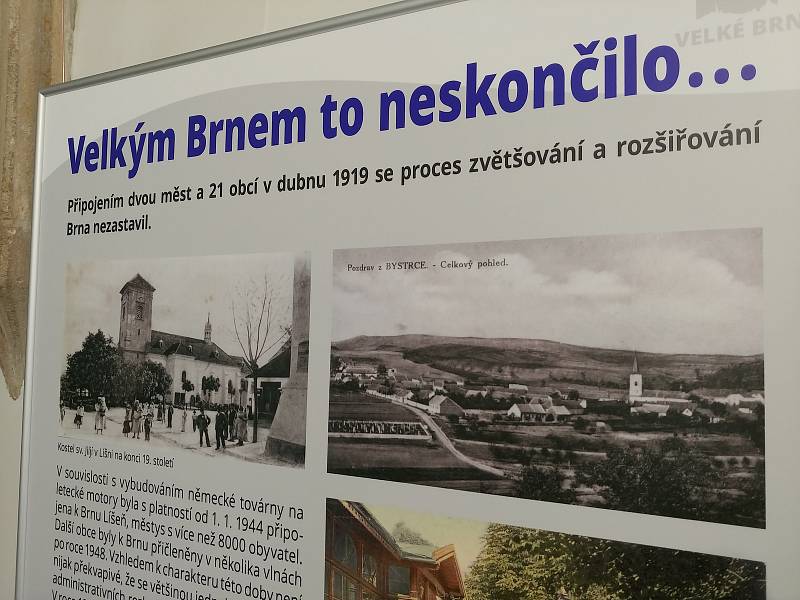 V Křížové chodbě brněnské Nové radnice začala výstava k výročí vzniku takzvaného Velkého Brna. Lidé uvidí historické mapy či dobové předměty.