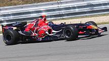 Na brněnský Masarykův okruh včera vyjel monopost formule 1 Toro Rosso ze sezony 2006. 