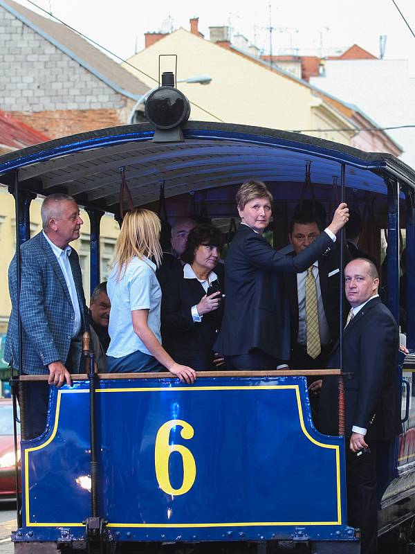 Dopravní podnik města Brna loni po 150 letech, kdy Brnem projela první koněspřežná tramvaj, odhalil na stejném místě historický označník.