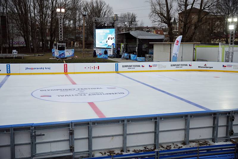 Olympijský festival v rámci olympiády v Pekingu je připravený v areálu brněnské Nové Zbrojovky.