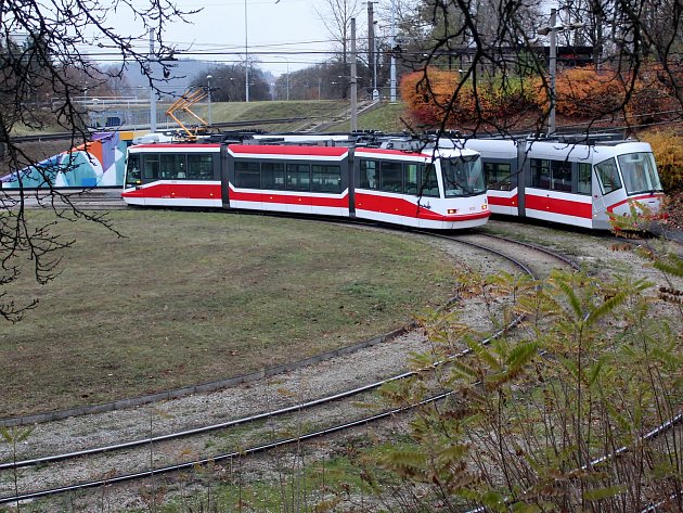 Úpravy tramvajové trati budou dělat až po smyčku Rakovecká.