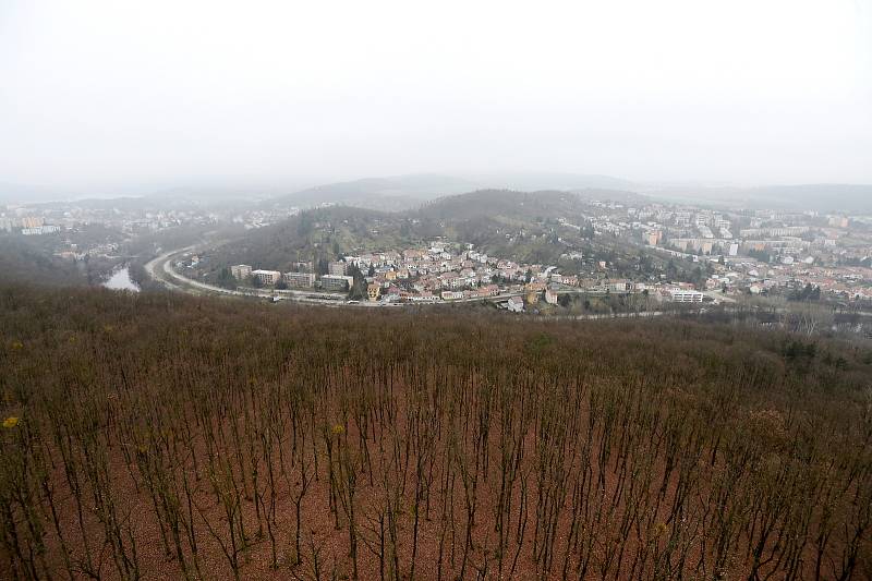 Brňané se mohou kochat pohledem na město z pětatřicetimetrové rozhledny Holedná.